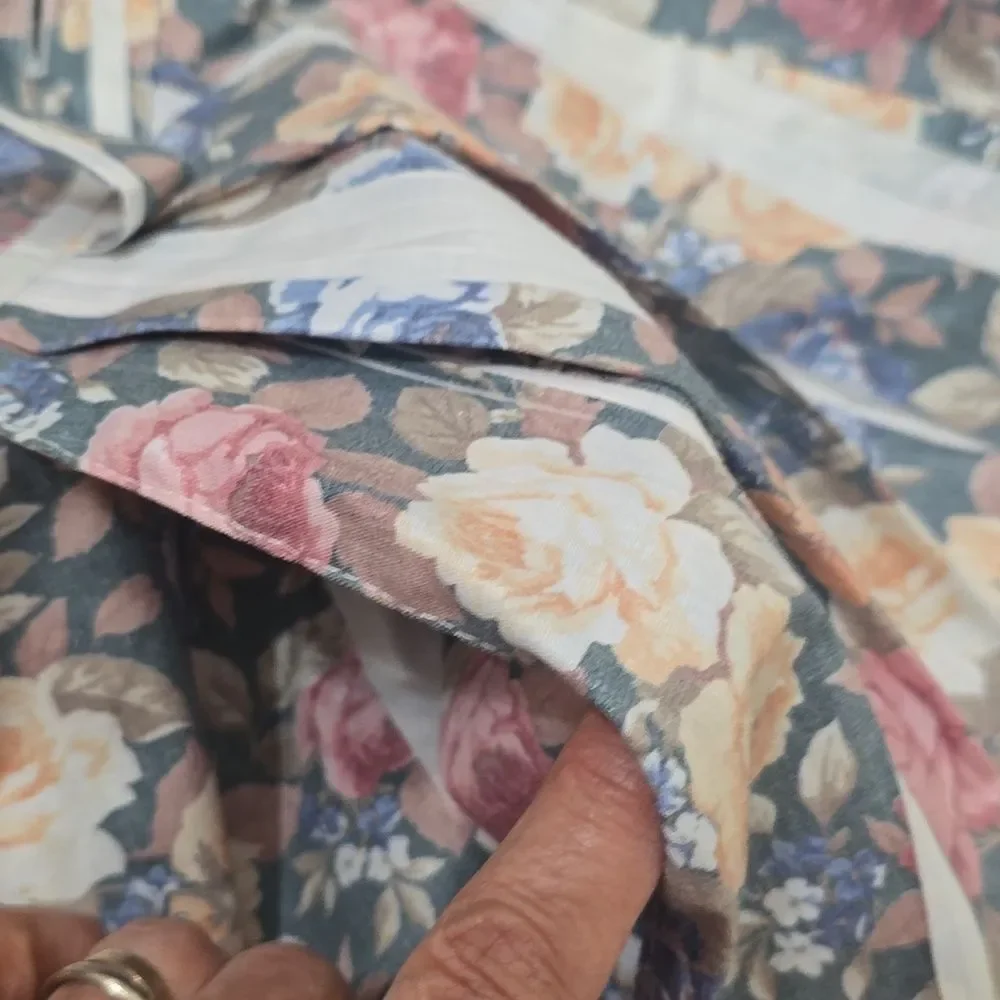 HOWARD WOLF.‎ VINTAGFloral Two-Piece Top and Skort Set in Blue, Pink, Cream 8/10